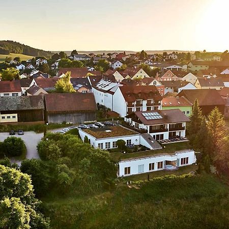 Zedernhof Gesundheits- & Wellnesshotel Stamsried Exteriör bild