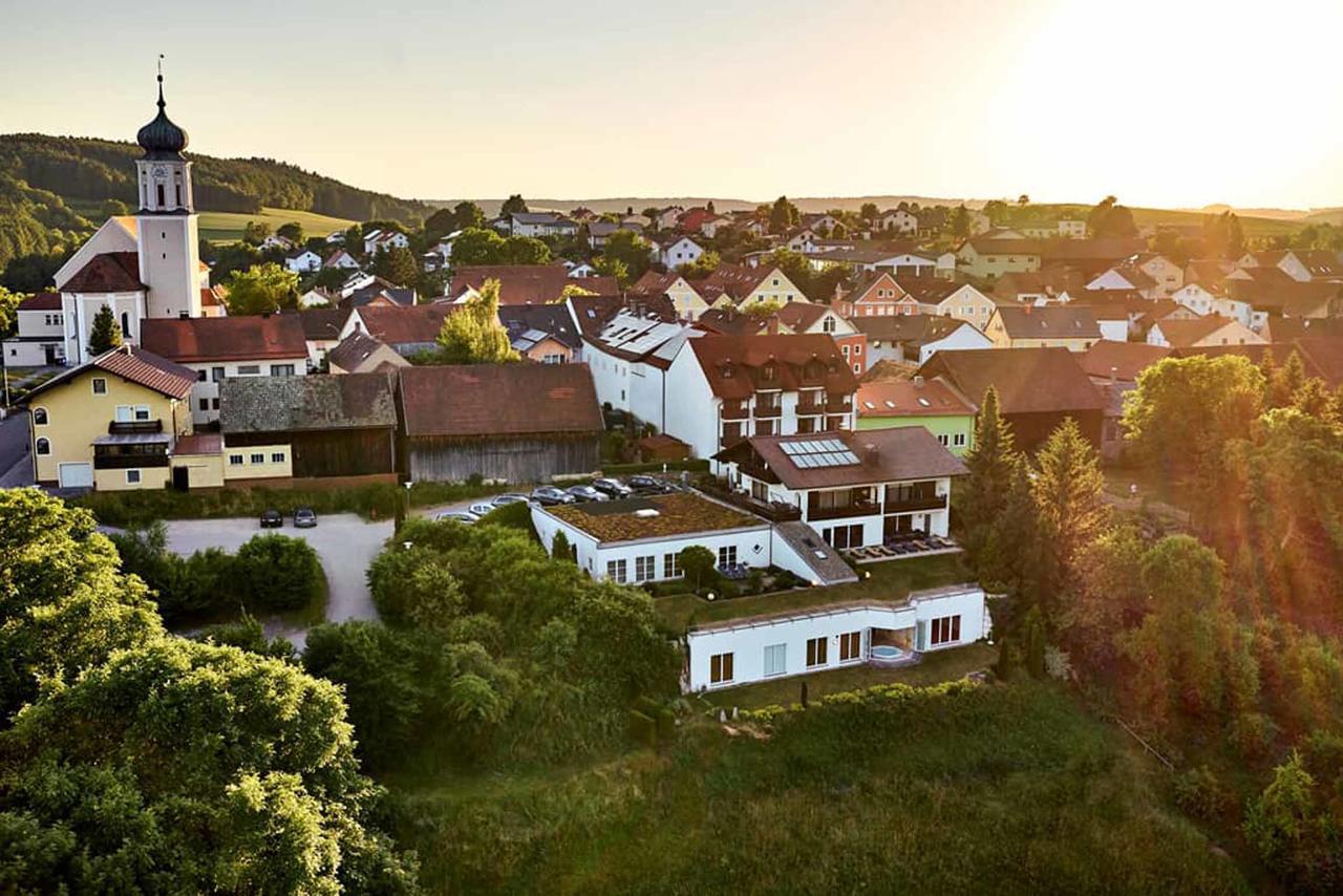 Zedernhof Gesundheits- & Wellnesshotel Stamsried Exteriör bild