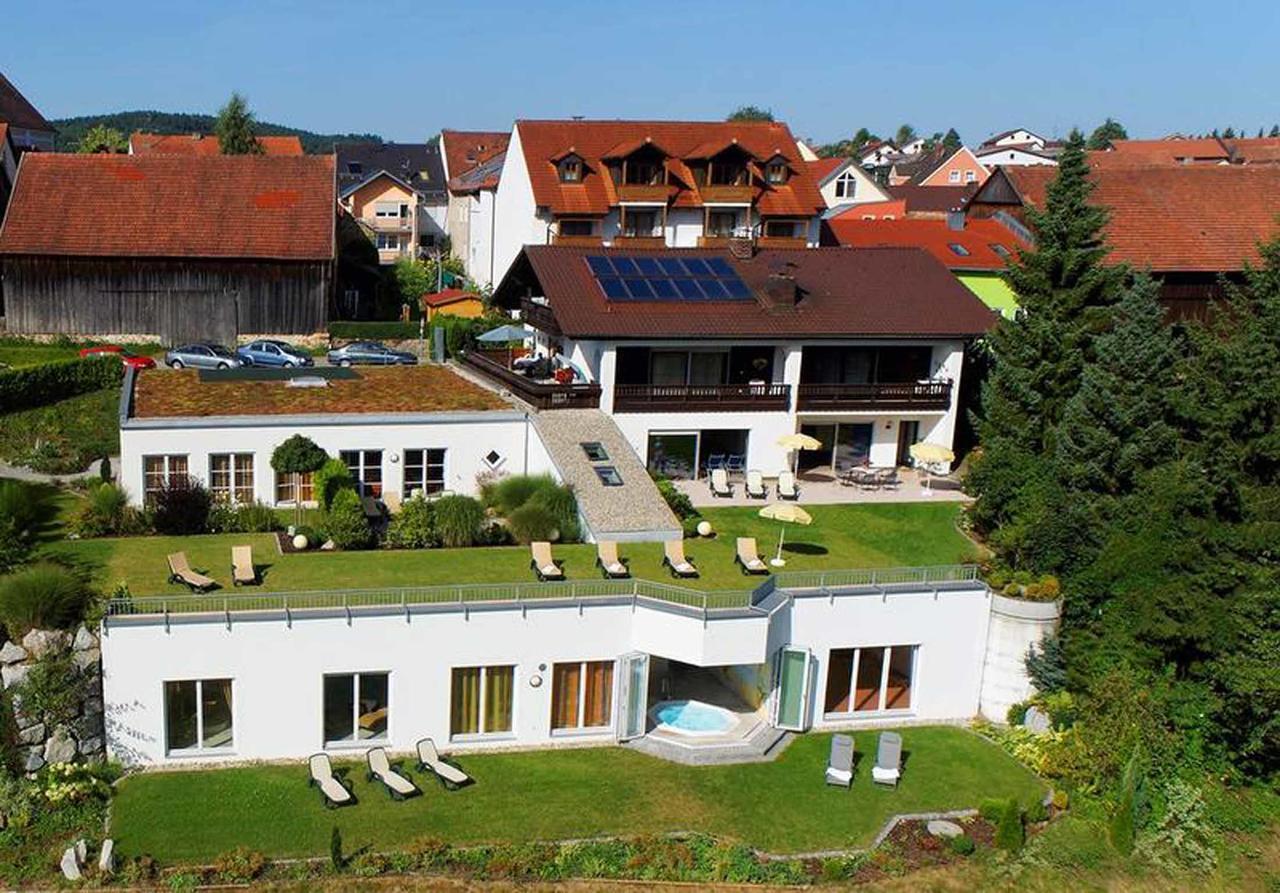Zedernhof Gesundheits- & Wellnesshotel Stamsried Exteriör bild